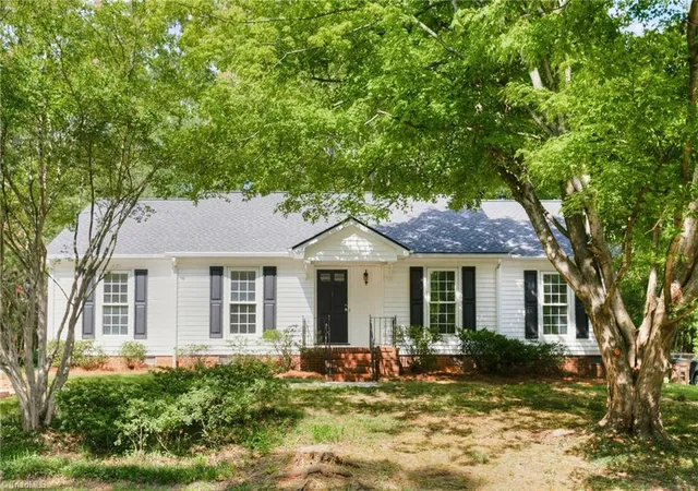 1st image of 206 Village Ln, Greensboro, NC 27409 | MLS# 1231708