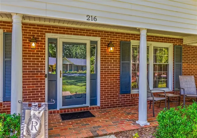 Photo 4 of Sale Pending at 216 Vancouver Ct, Kernersville, NC 27284 | MLS# 1229968 | Listing updated on 2026-09-05