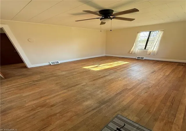 3rd image of 722 Maiden Ln, Mount Airy, NC 27030 | MLS# 1222338