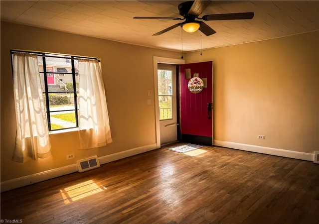 5th image of 722 Maiden Ln, Mount Airy, NC 27030 | MLS# 1222338