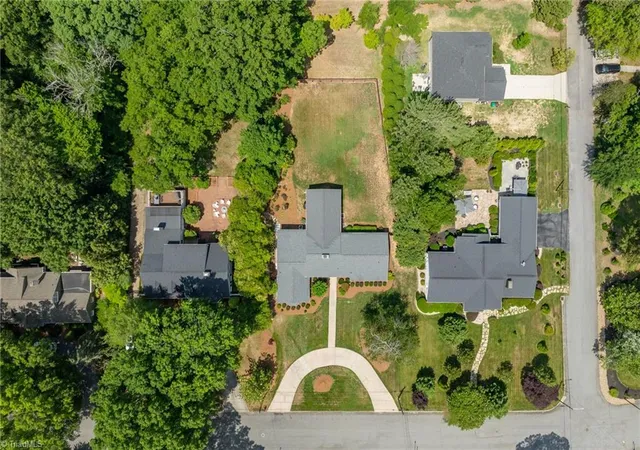 Homes for sale in High Point, NC | 1115 Rockford Rd, High Point, NC 27262 | MLS# 1225320