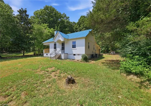 Photo 3 of Single family home for sale at 2128 Old Nc Hwy 109, Lexington, NC 27292 | MLS# 1231696 | Listing updated on 2026-09-16