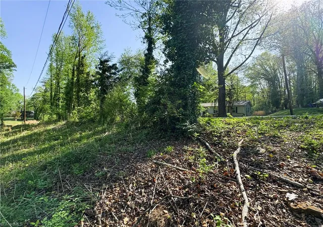 9th image of 2121 Westminister Ln, Winston Salem, NC 27106 | MLS# 1215888