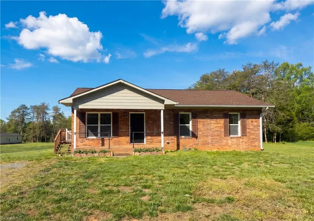 Homes for sale in Walnut Cove, NC | 4278 Nc Hwy 89 E, Walnut Cove, NC 27052 | MLS# 1219161