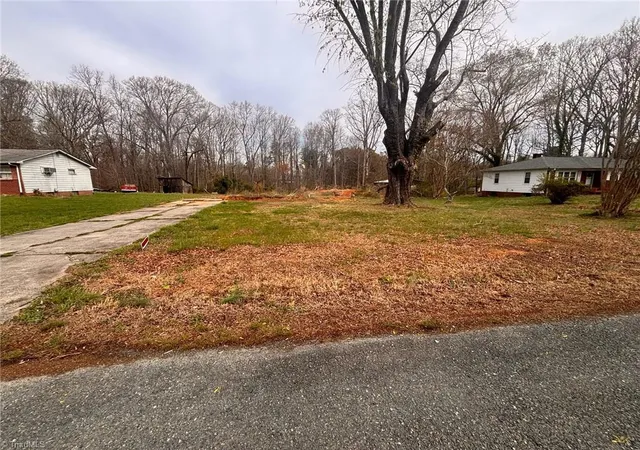 1st image of 1637 Sanford Dr, Winston Salem, NC 27105 | MLS# 1213820