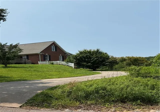 Photo 3 of Single family home for sale at 591 Fox Rd, Wilkesboro, NC 28697 | MLS# 1204404 | Listing updated on 2026-07-31
