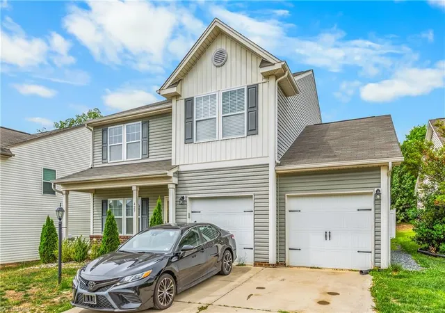 2nd image of 427 Inlet Pl Dr, Winston Salem, NC 27127 | MLS# 1219542