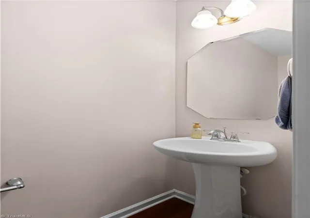 5th image of 427 Inlet Pl Dr, Winston Salem, NC 27127 | MLS# 1219542