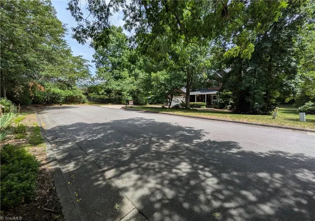 50th image of 1702 Lakeland Pt, High Point, NC 27265 | MLS# 1224724