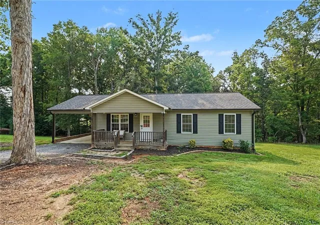Photo 3 of Single family home for sale at 3756 Hoover Hl Rd, Trinity, NC 27370 | MLS# 1229231 | Listing updated on 2026-09-12