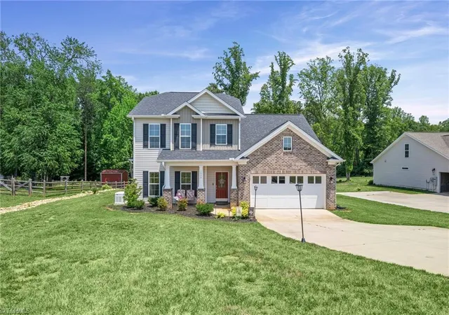 Homes for sale in Pfafftown, NC | 1523 Chickasha Dr, Pfafftown, NC 27040 | MLS# 1225909