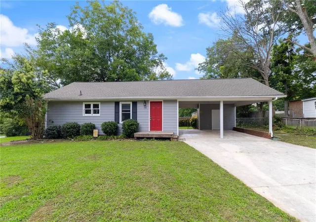 1st image of 500 Washington St, Graham, NC 27253 | MLS# 1230190
