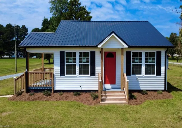 Photo 1 of Single family home for sale at 6129 Ridge Rd, Lexington, NC 27295 | MLS# 1233681 | Listing updated on 2026-08-30