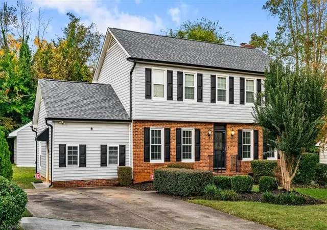 3rd image of 105 Peach Orchard Dr, Greensboro, NC 27455 | MLS# 1218363