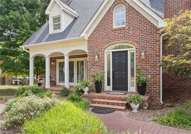 Photo 3 of Single family home for sale at 4606 Hartsford Dr, Greensboro, NC 27406 | MLS# 1228725 | Listing updated on 2026-10-06