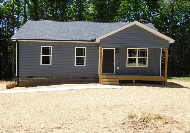 Photo 1 of Sale Pending at 140 Crestwood Cir, High Point, NC 27260 | MLS# 1219196 | Listing updated on 2026-09-15