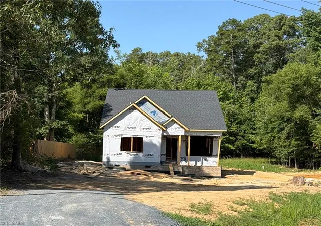 Homes for sale in Randleman, NC | 504 Woods Dr, Randleman, NC 27317 | MLS# 1226488
