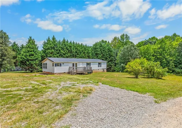 Photo 1 of Manufactured home for sale at 1017 Sourwood Dr, Hamptonville, NC 27020 | MLS# 1226888 | Listing updated on 2026-08-11