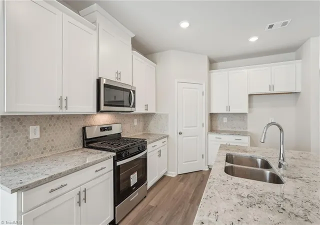 Photo 3 of Sale Pending at 117 Frontiersman Dr, Mocksville, NC 27028 | MLS# 1231087 | Listing updated on 2026-08-18