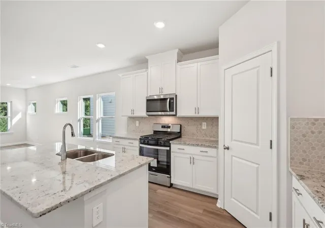Photo 3 of Sale Pending at 117 Frontiersman Dr, Mocksville, NC 27028 | MLS# 1231087 | Listing updated on 2026-08-18