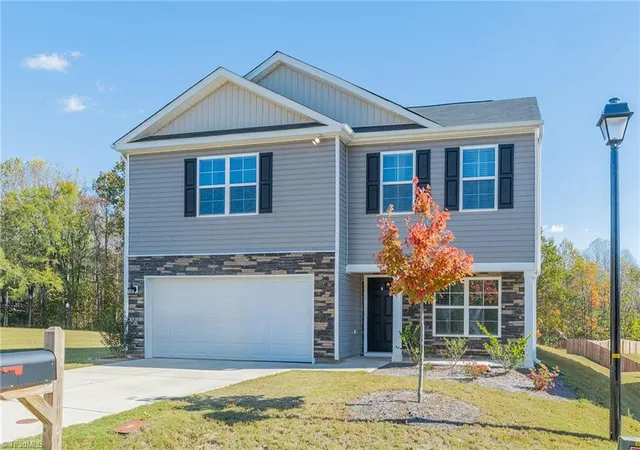 3rd image of 109 Carriage Cove Cir, Mocksville, NC 27028 | MLS# 1200971