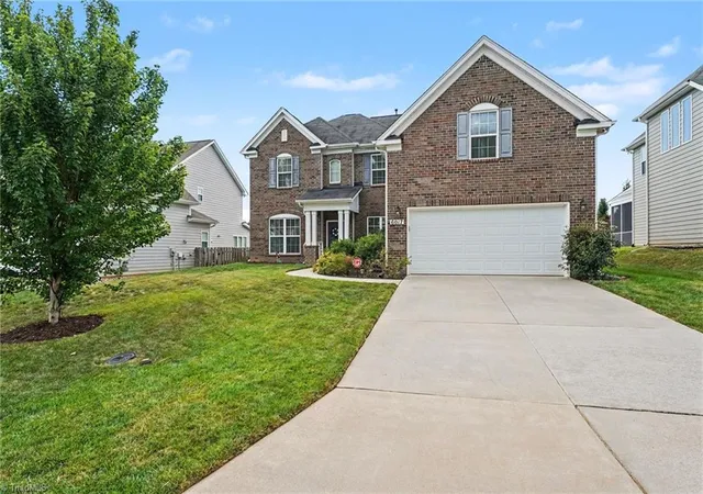 Photo 3 of Single family home for sale at 6017 Stone Valley Way, Greensboro, NC 27455 | MLS# 1231001 | Listing updated on 2026-10-05