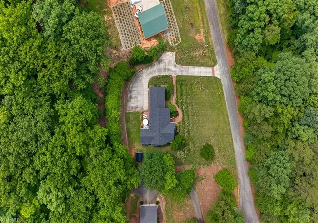 Homes for sale in Asheboro, NC | 1494 West Lake Dr, Asheboro, NC 27205 | MLS# 1224045