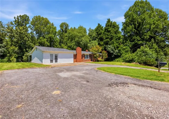 Photo 2 of Single family home for sale at 172 Chauncey Dr, Millers Creek, NC 28651 | MLS# 1229801 | Listing updated on 2026-08-03