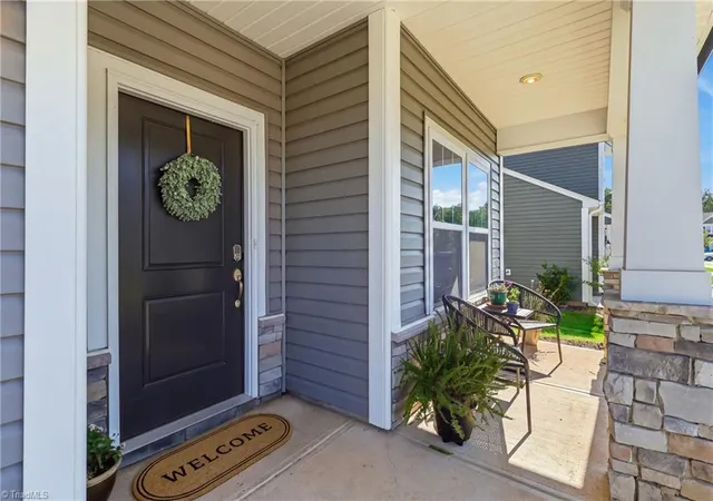 2nd image of 2404 Dukes Hollow Ct, High Point, NC 27265 | MLS# 1229136
