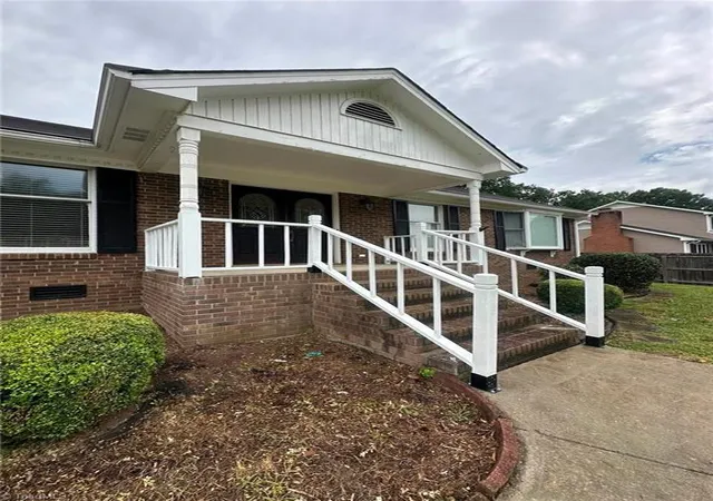 Photo 3 of Single family home for sale at 2308 Leeds Ave, High Point, NC 27265 | MLS# 1225928 | Listing updated on 2026-09-18