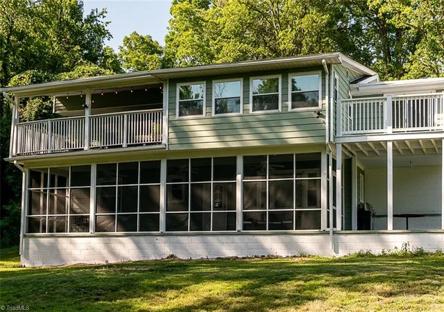 Homes for sale in Mount Airy, NC | 226 E Lebanon St, Mount Airy, NC 27030 | MLS# 1225352