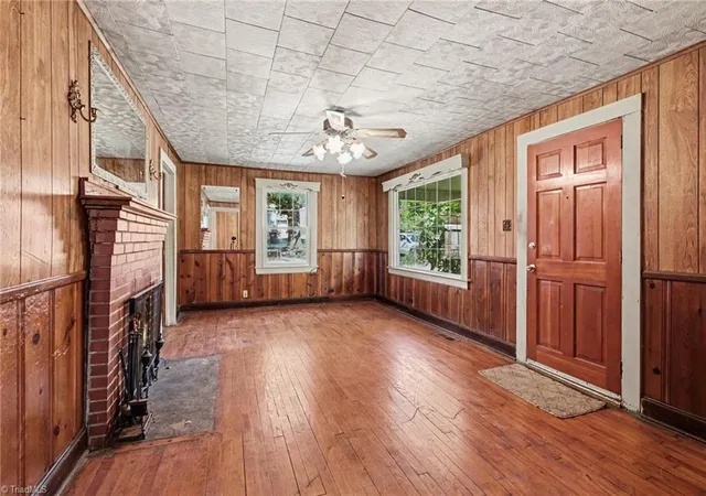 Photo 3 of Single family home for sale at 811 Cliffside Ave, High Point, NC 27260 | MLS# 1224641 | Listing updated on 2026-09-11