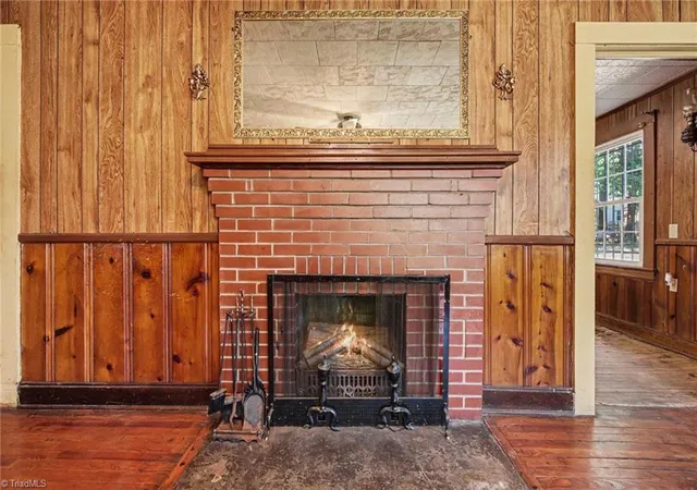 Photo 4 of Single family home for sale at 811 Cliffside Ave, High Point, NC 27260 | MLS# 1224641 | Listing updated on 2026-09-11