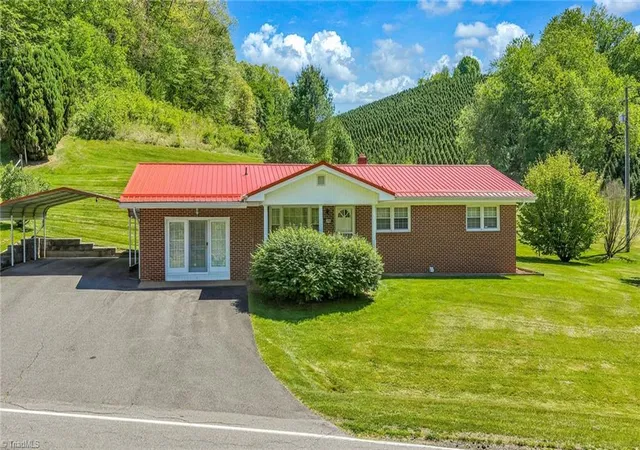 Homes for sale in Lansing, NC | 346 Piney Creek Rd, Lansing, NC 28643 | MLS# 1220493