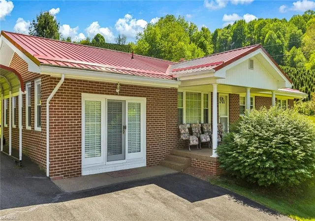 Homes for sale in Lansing, NC | 346 Piney Creek Rd, Lansing, NC 28643 | MLS# 1220493