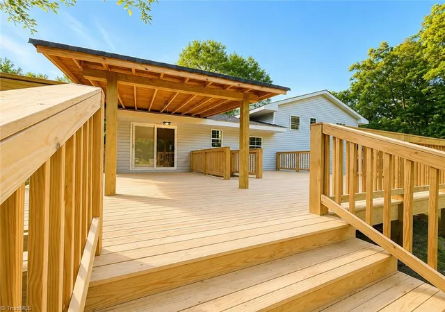 Photo 2 of Single family home for sale at 302 Wafford Rd, Lexington, NC 27292 | MLS# 1230131 | Listing updated on 2026-09-04