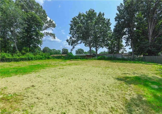 24th image of 804 Graylyn Dr, High Point, NC 27263 | MLS# 1230986