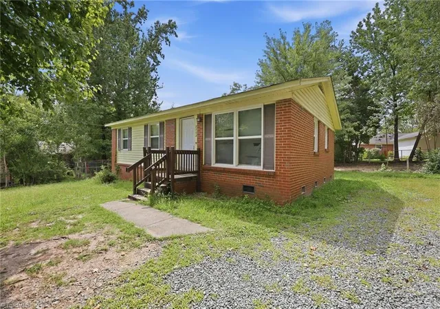 Photo 2 of Sale Pending at 2202 Jolson Ct, Greensboro, NC 27405 | MLS# 1233476 | Listing updated on 2026-09-11