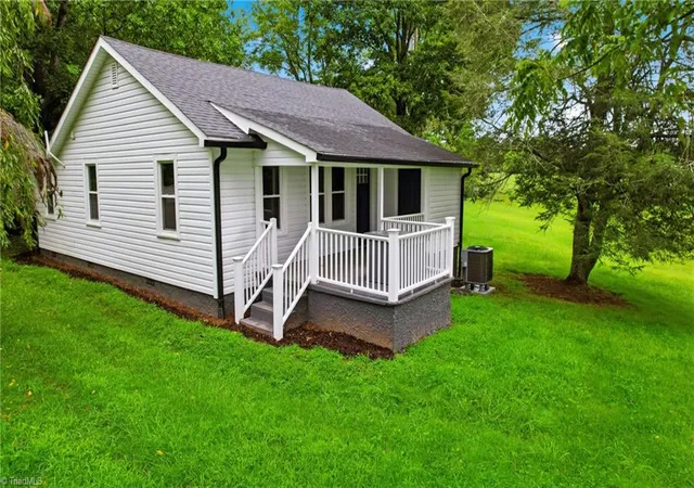 Photo 5 of Single family home for sale at 1074 Mulberry Ml Rd, North Wilkesboro, NC 28659 | MLS# 1230831 | Listing updated on 2026-08-12