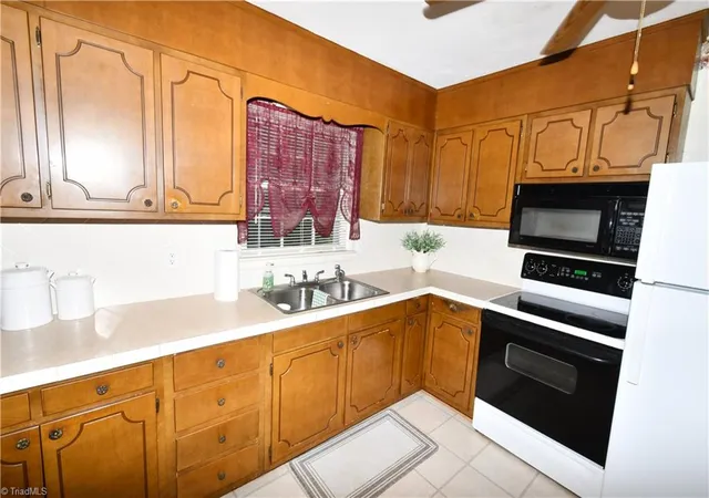 4th image of 219 Atkins Ln, Mount Airy, NC 27030 | MLS# 1224629