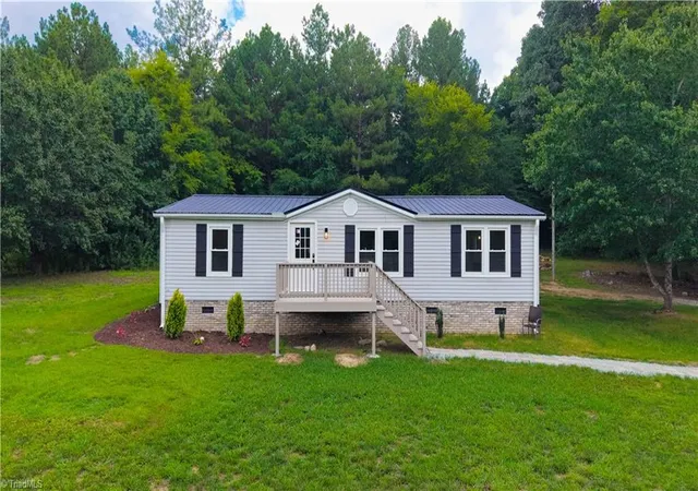 Photo 1 of Sale Pending at 225 Beacon Ridge Rd, Thomasville, NC 27360 | MLS# 1230401 | Listing updated on 2026-09-09