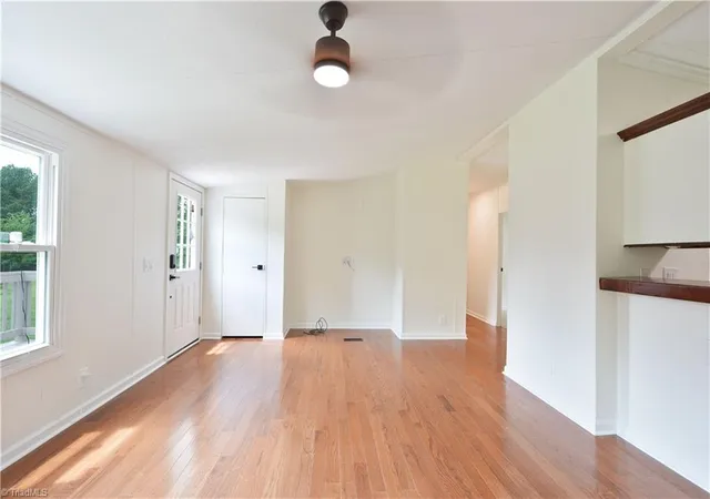 Photo 4 of Sale Pending at 225 Beacon Ridge Rd, Thomasville, NC 27360 | MLS# 1230401 | Listing updated on 2026-09-09