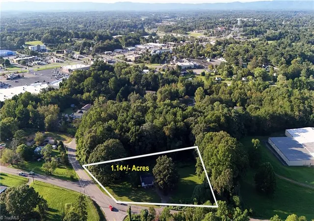 Photo 2 of Single family home for sale at 1574 Carter St, Mount Airy, NC 27030 | MLS# 1233594 | Listing updated on 2026-09-20