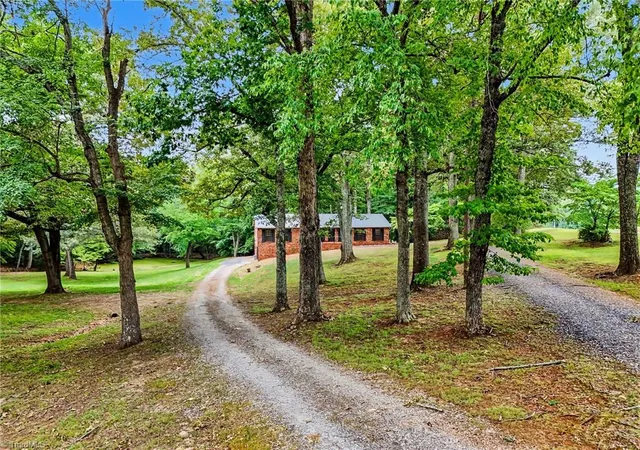 Photo 1 of Single family home for sale at 3318 Oak Ridge Rd, Summerfield, NC 27358 | MLS# 1230901 | Listing updated on 2026-10-07
