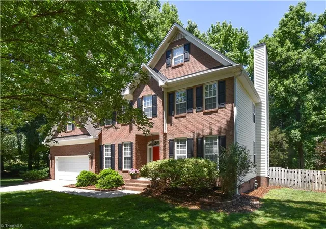 Photo 3 of Single family home for sale at 4017 Preswick Ct, High Point, NC 27265 | MLS# 1223793 | Listing updated on 2026-08-30