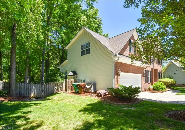 Photo 3 of Single family home for sale at 4017 Preswick Ct, High Point, NC 27265 | MLS# 1223793 | Listing updated on 2026-08-30