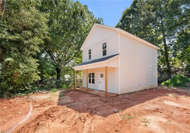 2nd image of 2420 Sunnyside Ave, Winston Salem, NC 27127 | MLS# 1223540
