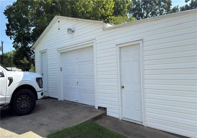 Photo 3 of Single family home for sale at 417 W Main St, Yadkinville, NC 27055 | MLS# 1232992 | Listing updated on 2026-09-15