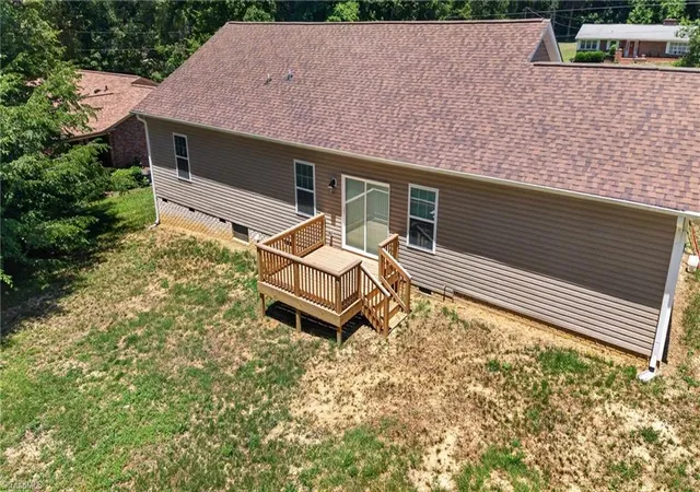 3rd image of 4218 Farlow Dr, Greensboro, NC 27406 | MLS# 1223414