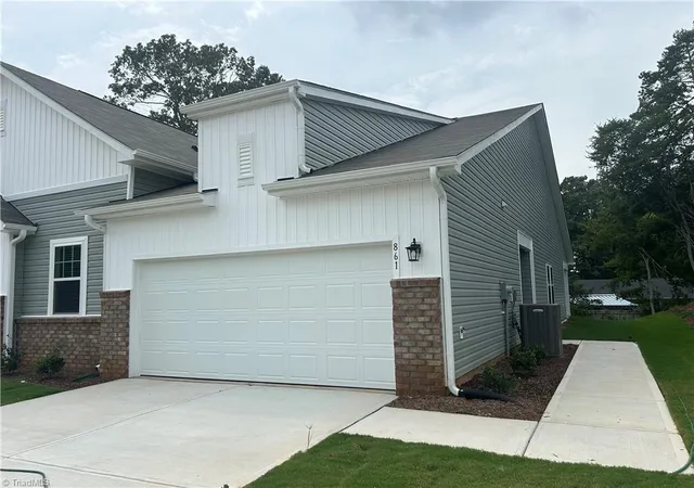 Photo 3 of Sale Pending at 861 Hanford Landing Dr, Graham, NC 27253 | MLS# 1233885 | Listing updated on 2026-09-13